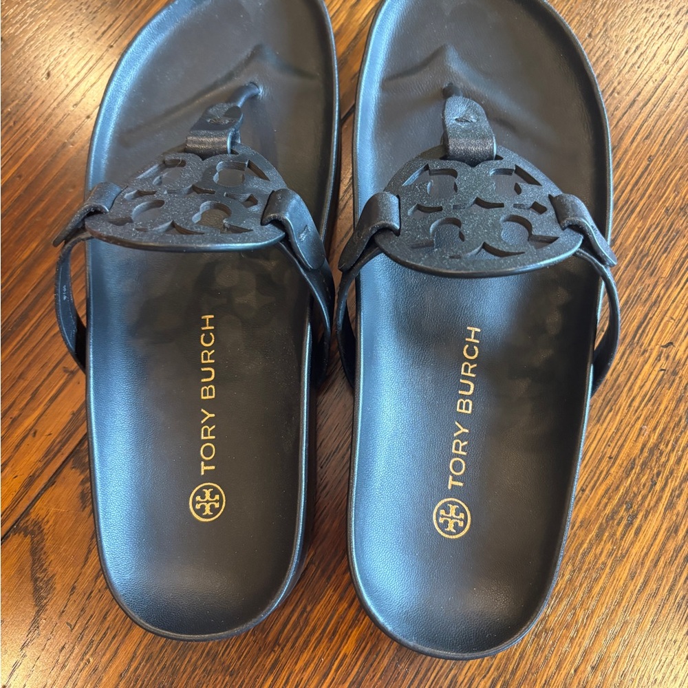 Tory Burch Miller cloud sandal. Black, leather top, foam core. Excellent cond - Picture 3 of 5